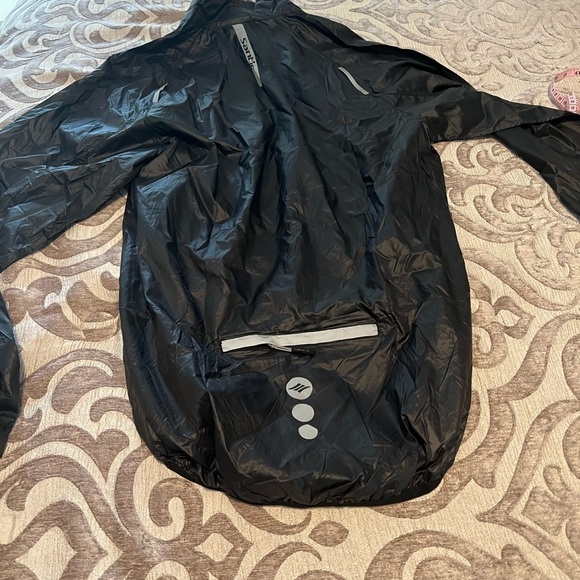 Santic Cycling Jacket – Size S | Lightweight, Full Zipper, Reflective Detailing - Picture 15 of 16